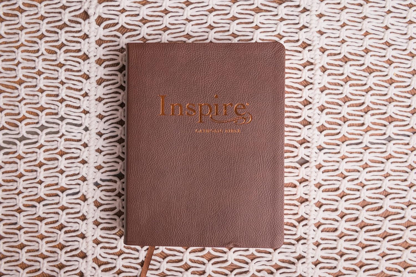 Inspire Catholic Bible NLT (LeatherLike, Dark Brown): The Bible for Coloring & Creative Journaling Imitation Leather