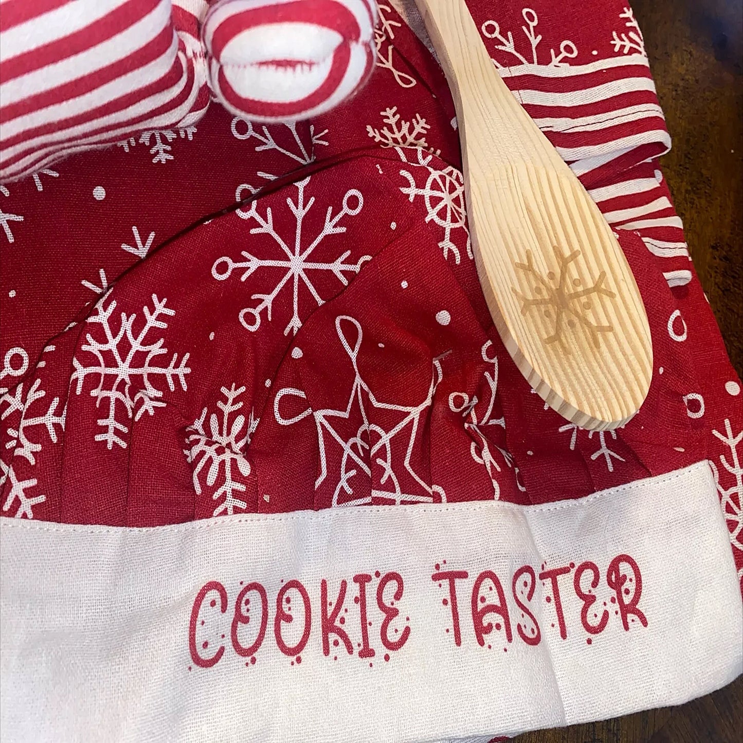 6 Pack Holiday Mommy & Me Baking Cookie Taster Baker Cooking Christmas Apron Set (Snowflakes)