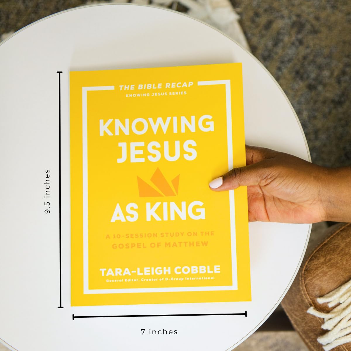 Knowing Jesus as King A 10-Session Study on the Gospel of Matthew - Tara-Leigh Cobble