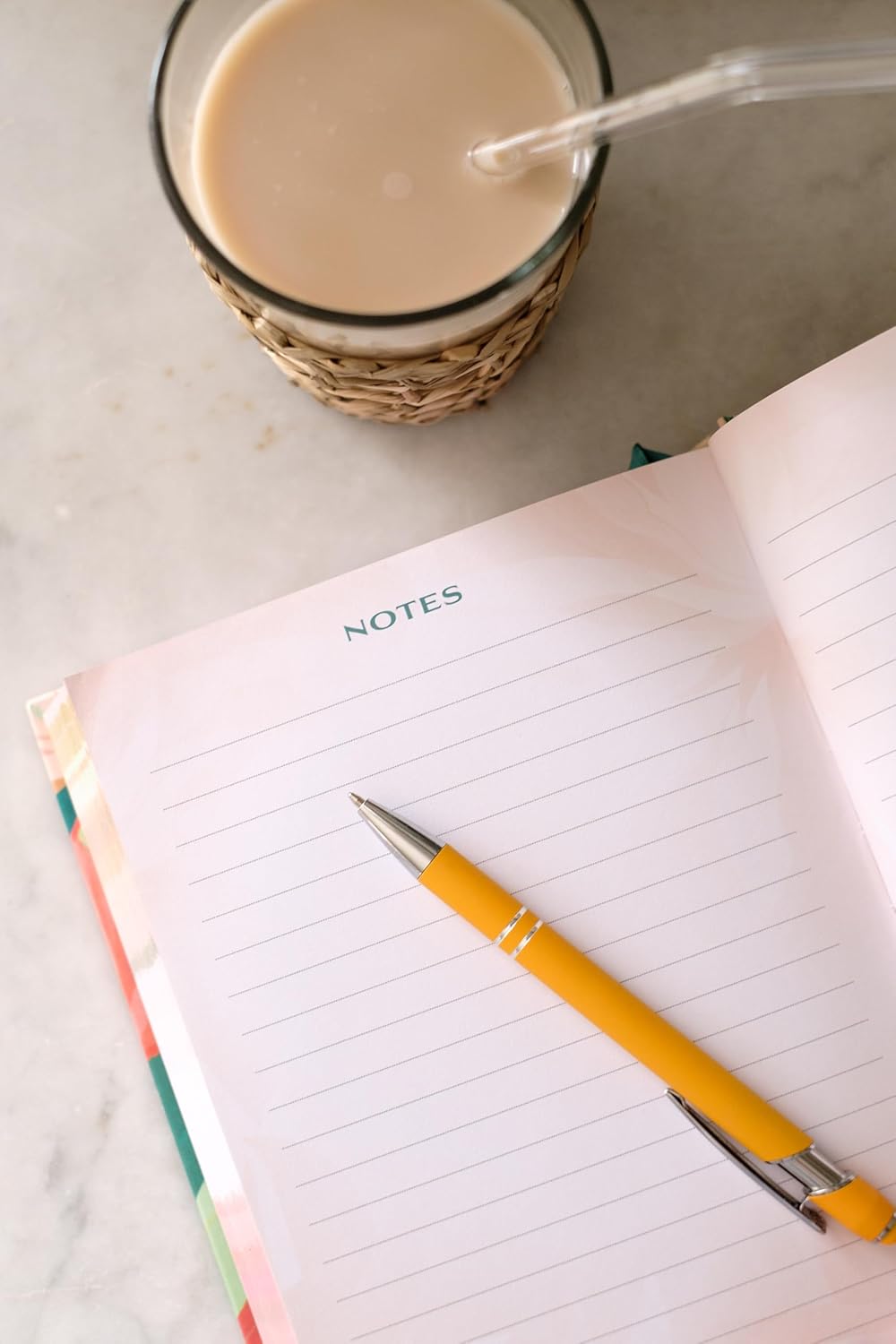 A Year of God's Goodness: A Prayer and Praise Tracker for Women