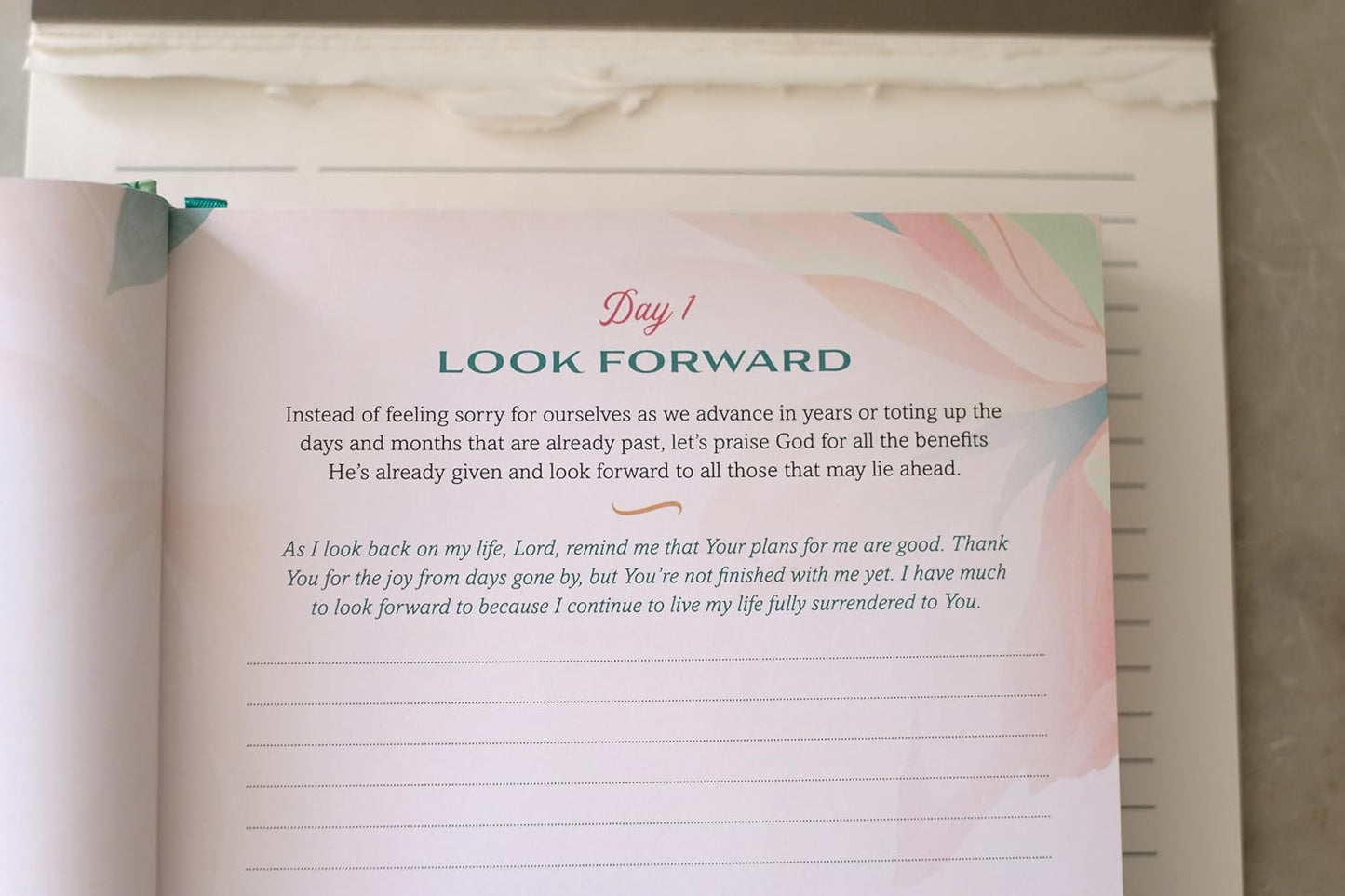 A Year of God's Goodness: A Prayer and Praise Tracker for Women