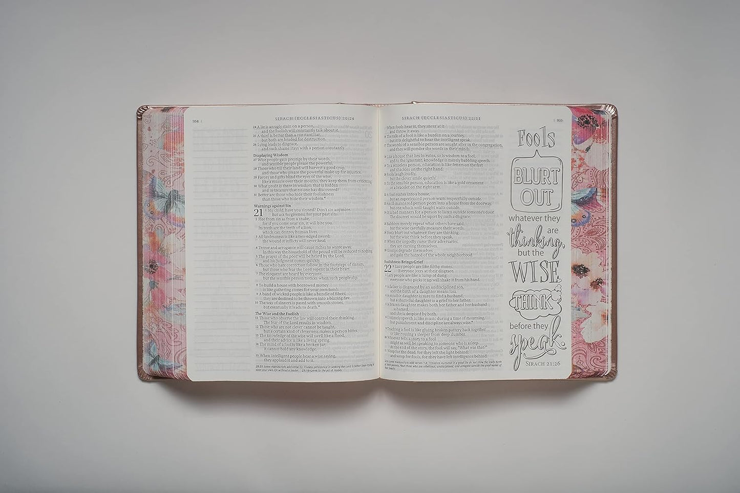 Tyndale NLT Inspire Catholic Bible (Hardcover, Rose Gold): Catholic Coloring Bible