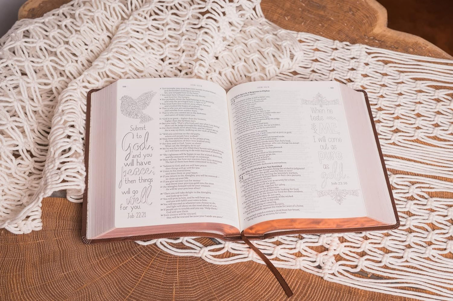Inspire Catholic Bible NLT (LeatherLike, Dark Brown): The Bible for Coloring & Creative Journaling Imitation Leather