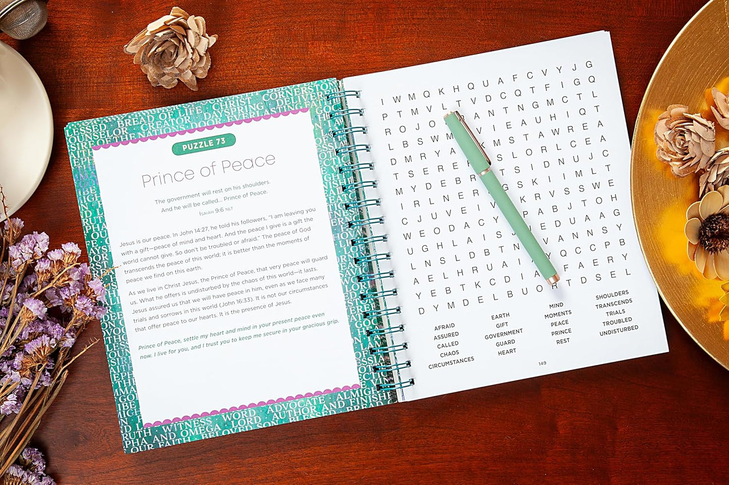 100 Meditations on the Names of Jesus: Word Search Devotional