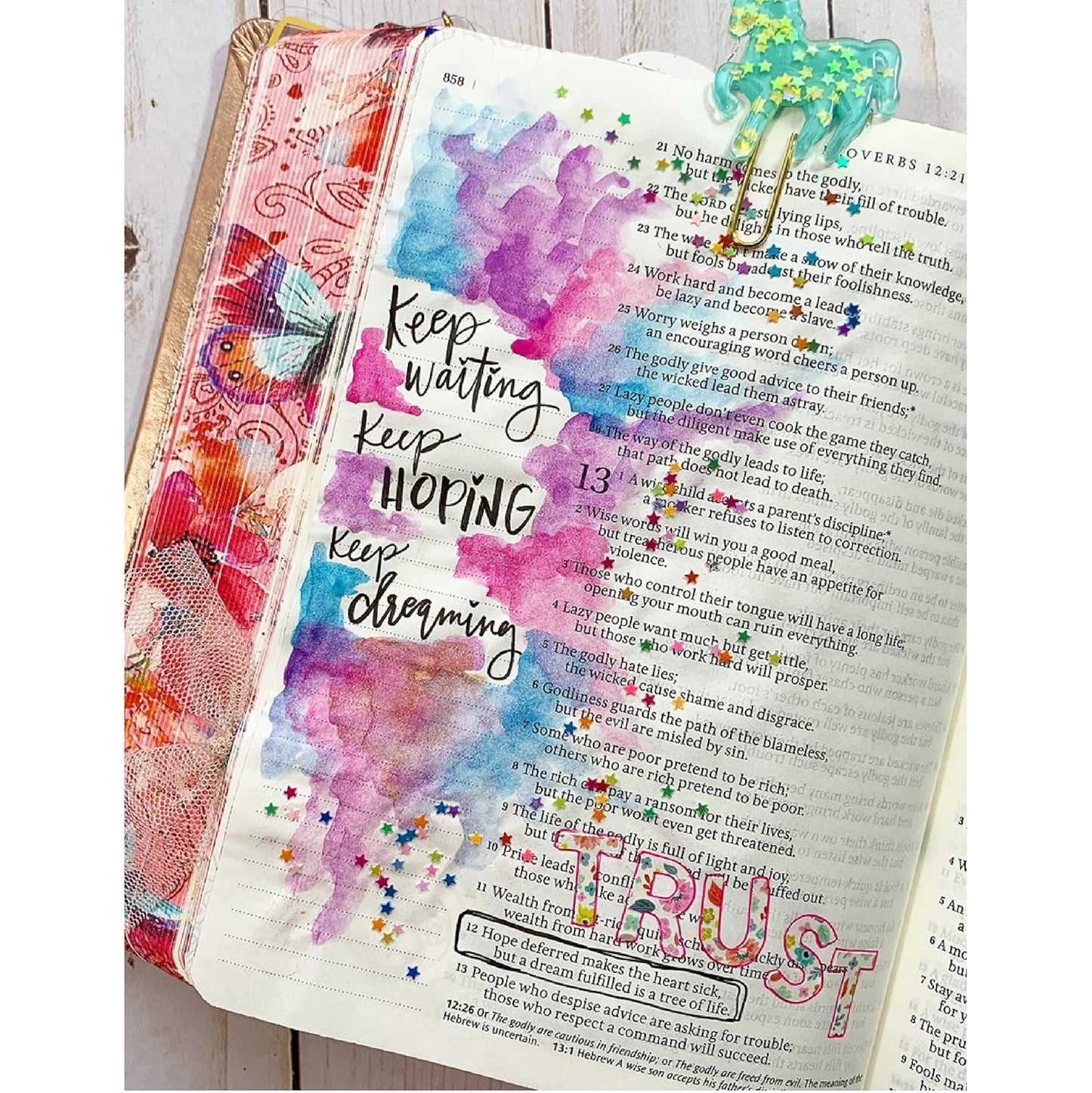 Tyndale NLT Inspire Catholic Bible (Hardcover, Rose Gold): Catholic Coloring Bible