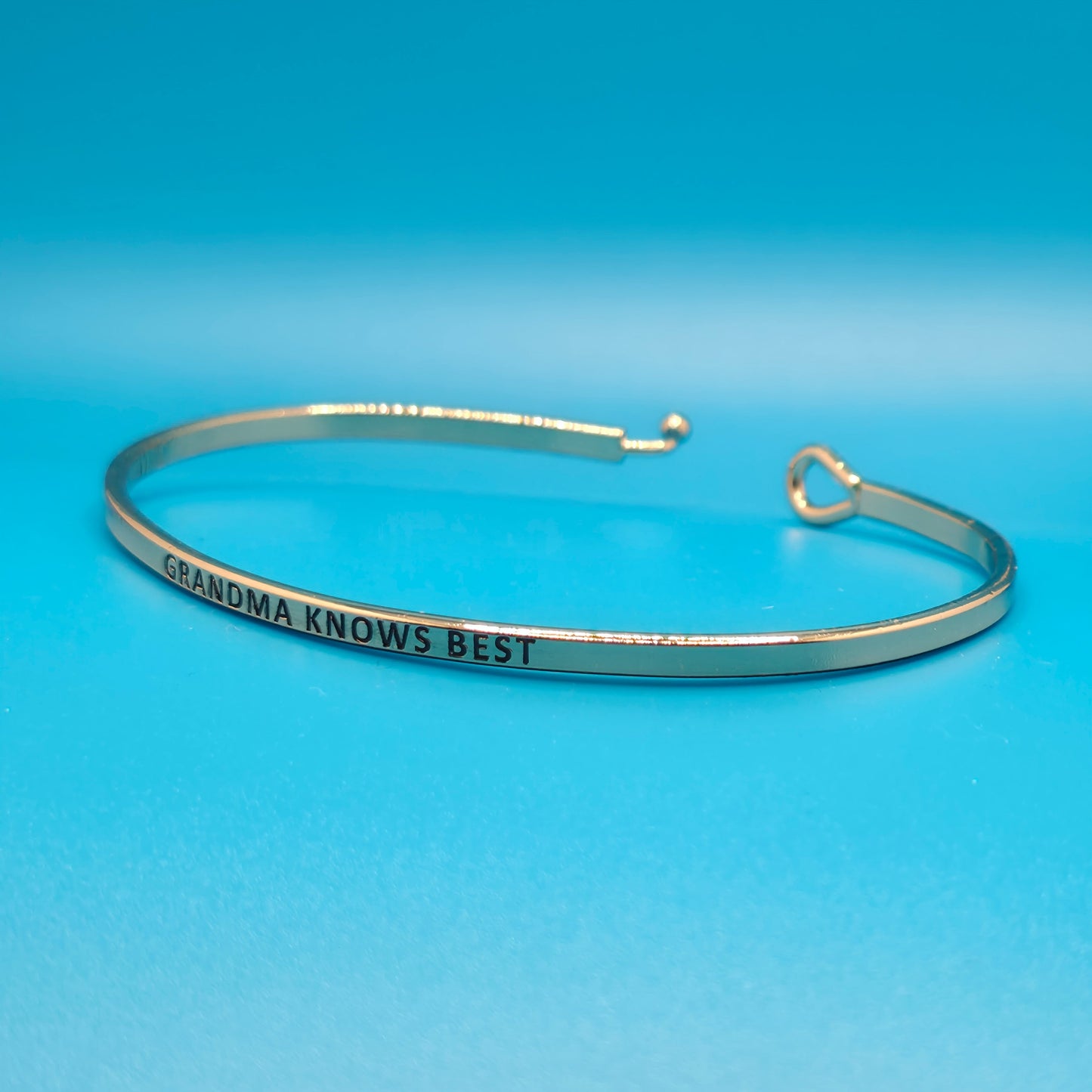 GRANDMA KNOWS BEST Inspirational Message Bracelet Positive Message Engraved Thin Bangle - Jewelry