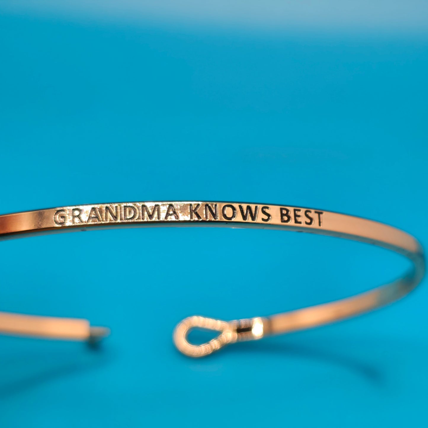 GRANDMA KNOWS BEST Inspirational Message Bracelet Positive Message Engraved Thin Bangle - Jewelry