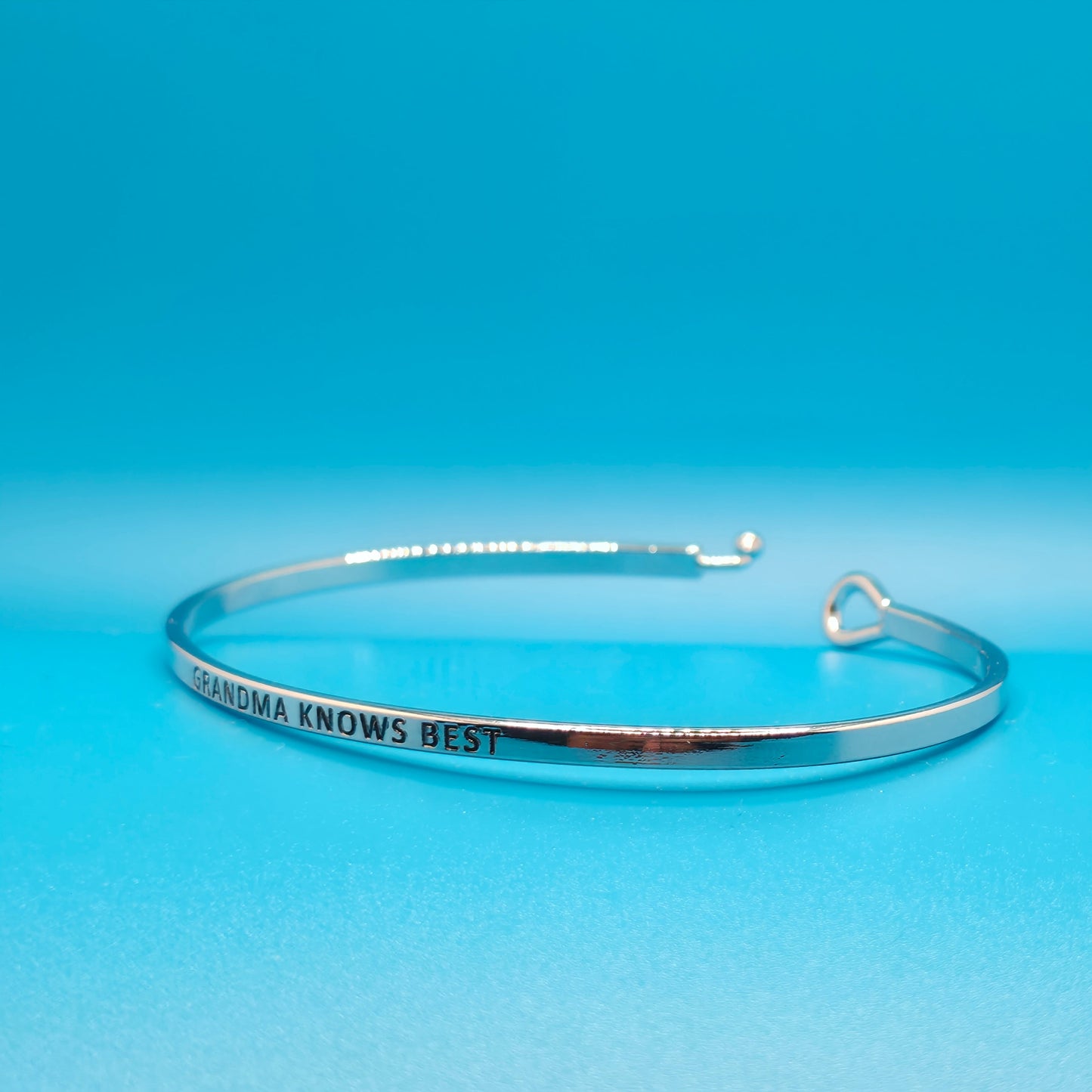 GRANDMA KNOWS BEST Inspirational Message Bracelet Positive Message Engraved Thin Bangle - Jewelry